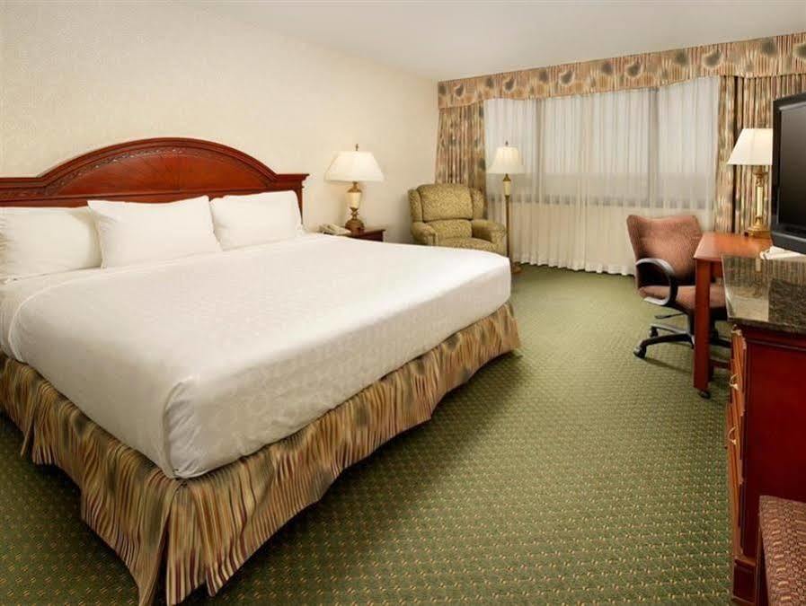 Drury Inn & Suites St. Louis 크리브 코어 외부 사진